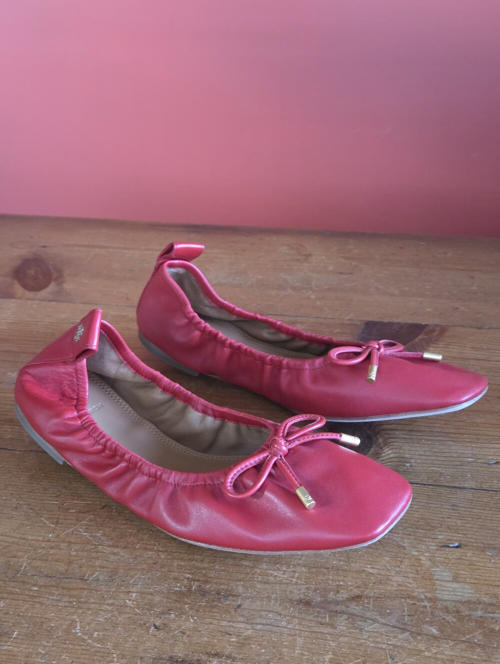Tory Burch Red Leather Ballet Flats Square Toe Size 8M Bow Elasticated Gold Logo - Picture 6 of 16
